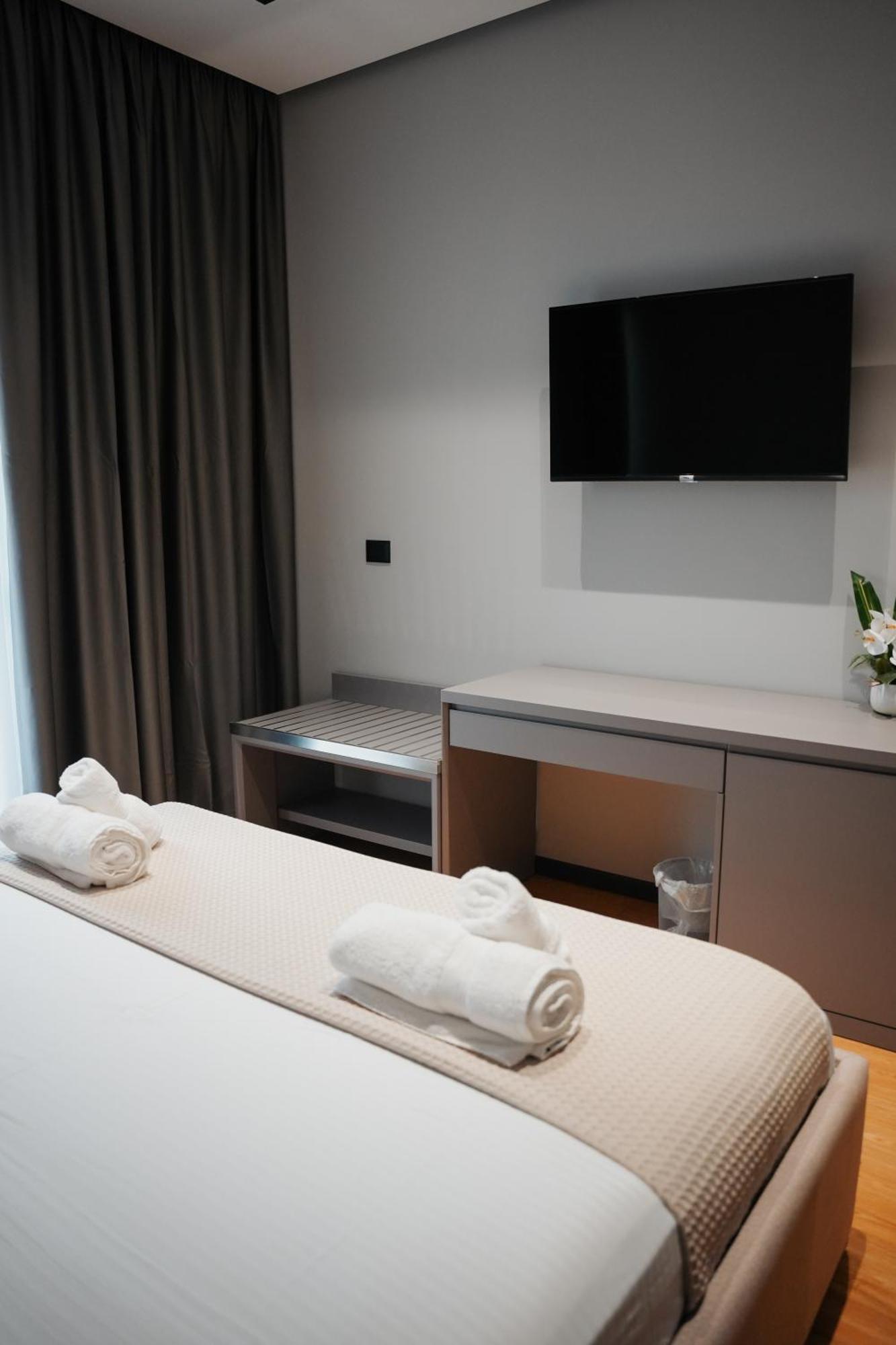 Toer Hotel & Spa Saranda Zewnętrze zdjęcie